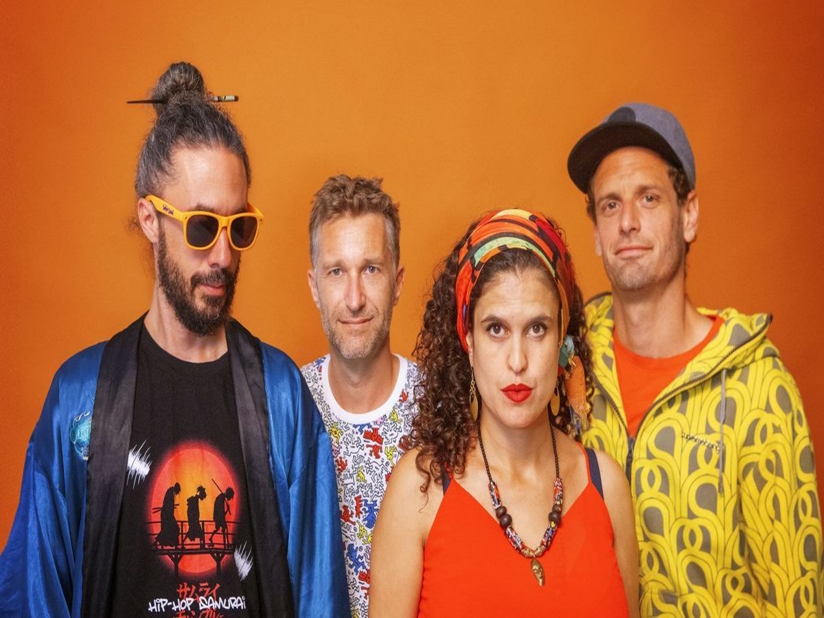LES ESCALES DU CANAL  - QUE TENGO